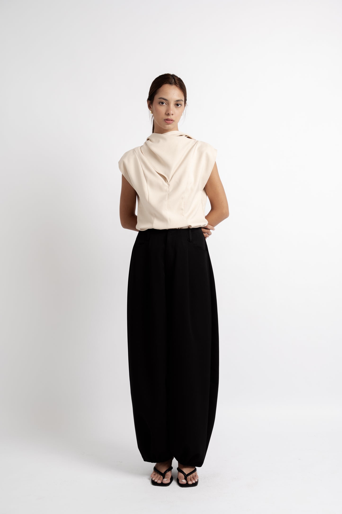 Axel Pants In Black