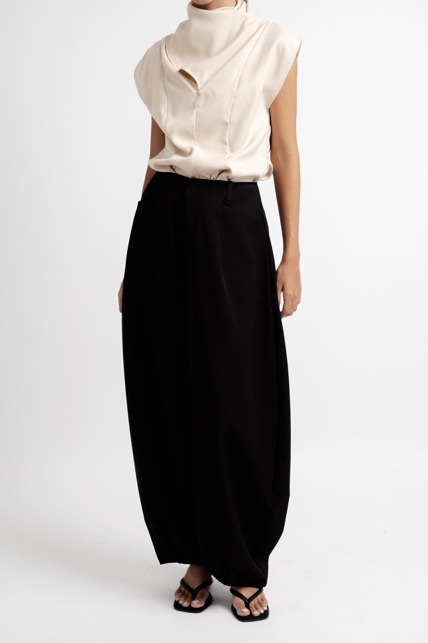 Axel Pants In Black