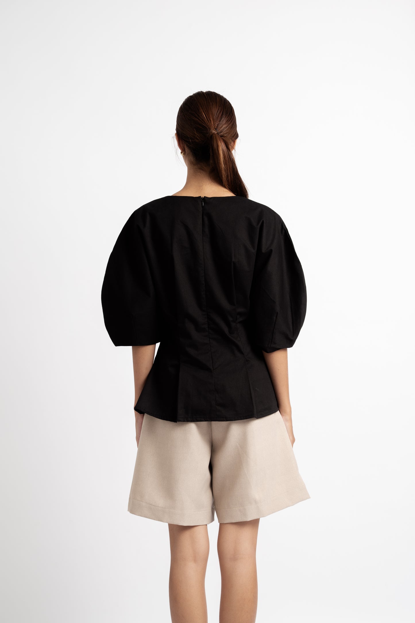 Gyon Top In Black