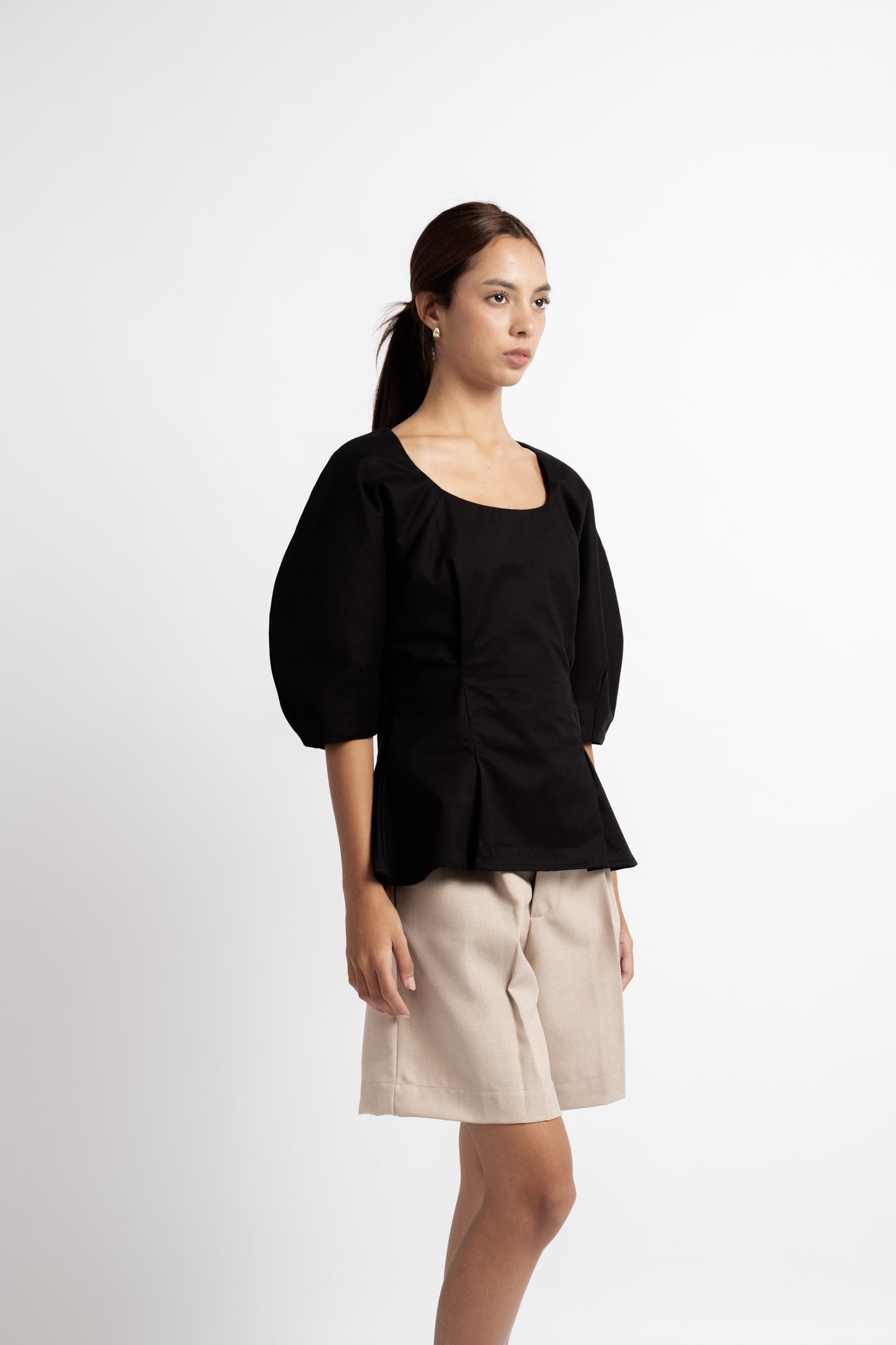Gyon Top In Black