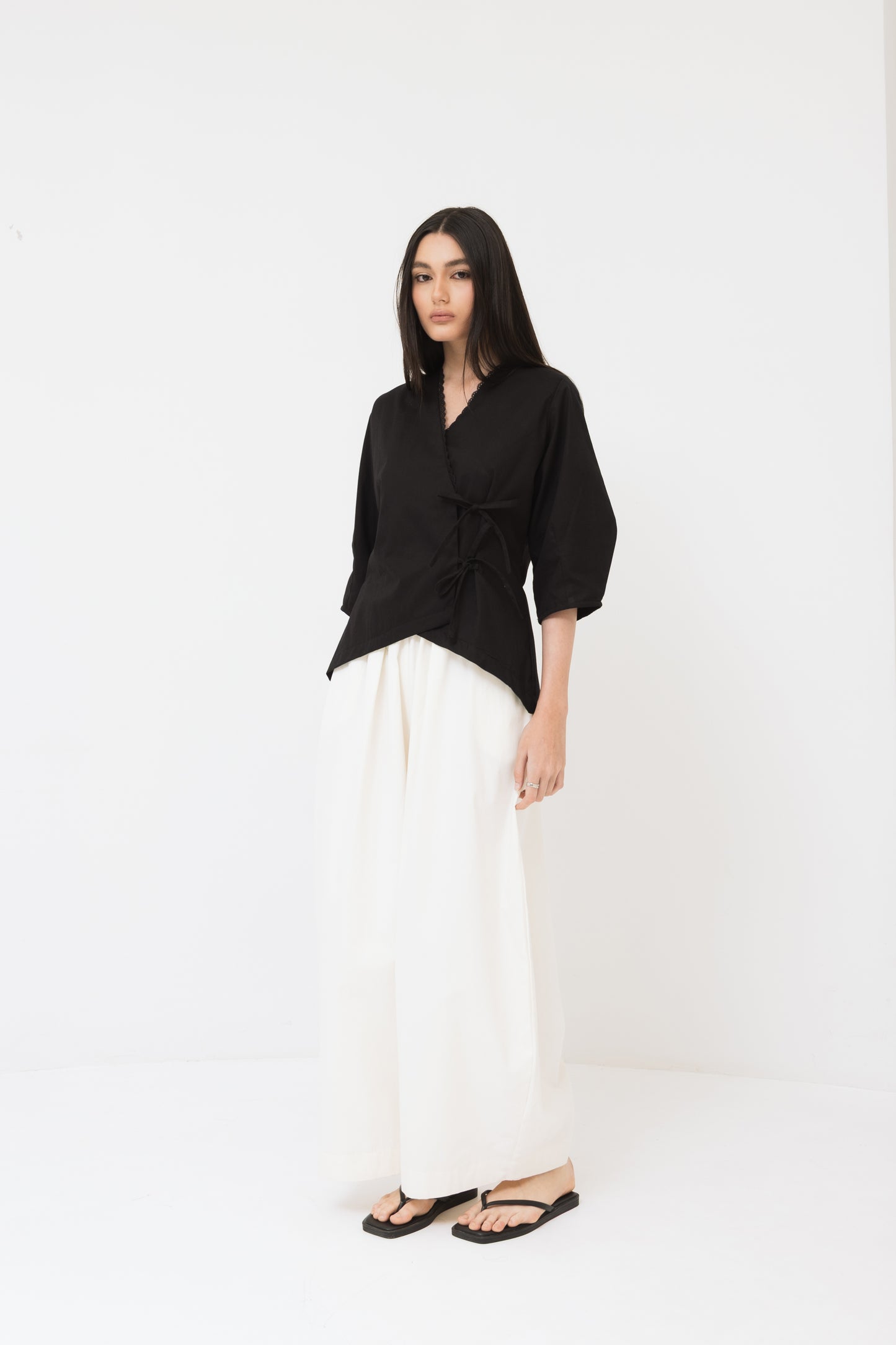 Dynta Top In Black