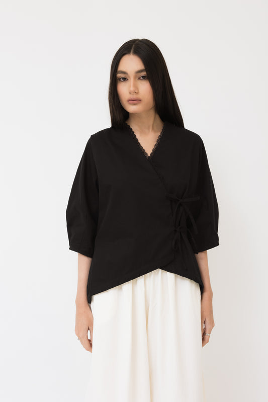 Dynta Top In Black