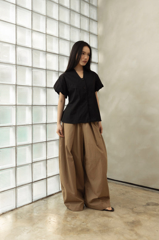 Quin Top in Black